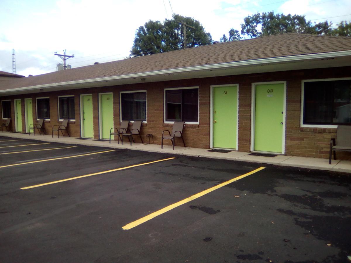 סאנדנס Arrowhead Motel מראה חיצוני תמונה