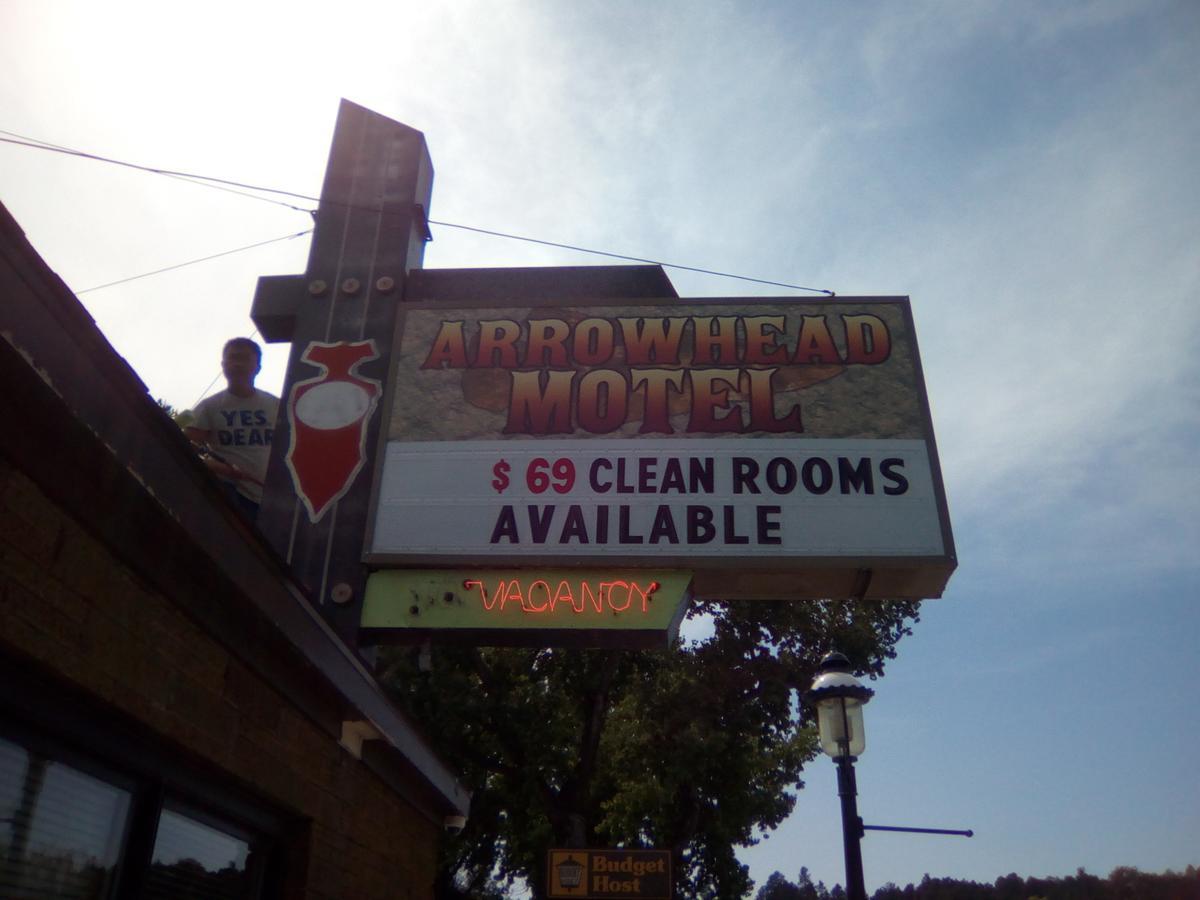 סאנדנס Arrowhead Motel מראה חיצוני תמונה
