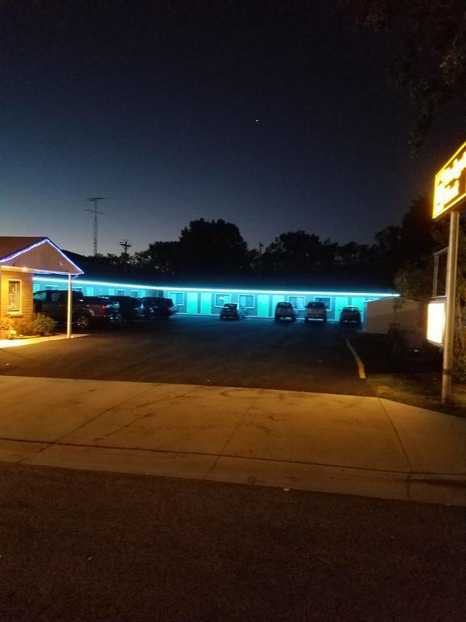 סאנדנס Arrowhead Motel מראה חיצוני תמונה