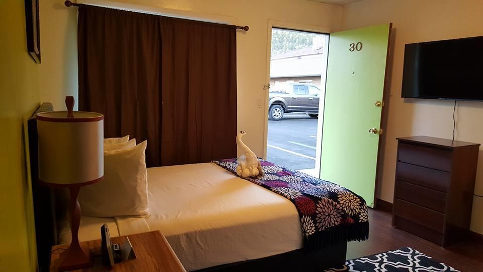 סאנדנס Arrowhead Motel מראה חיצוני תמונה