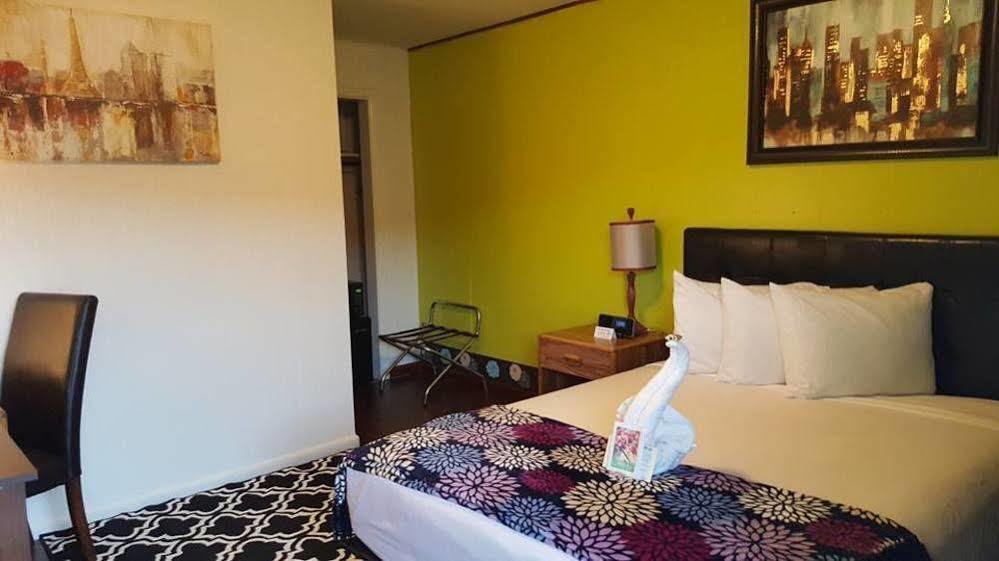 סאנדנס Arrowhead Motel מראה חיצוני תמונה